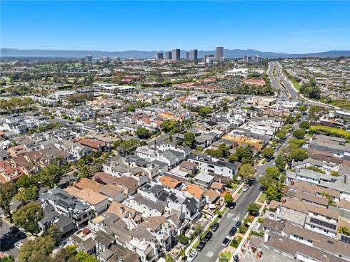 509  Carnation  , Corona del Mar, CA