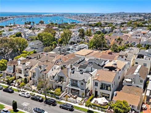 509  Carnation  , Corona del Mar, CA