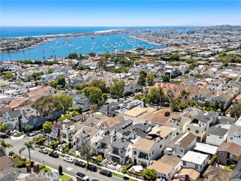 509  Carnation  , Corona del Mar, CA