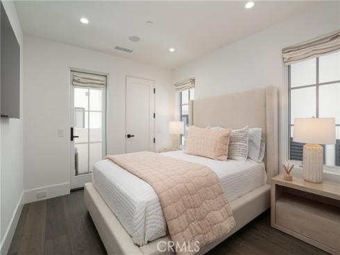 714  Iris   Avenue, Corona del Mar, CA