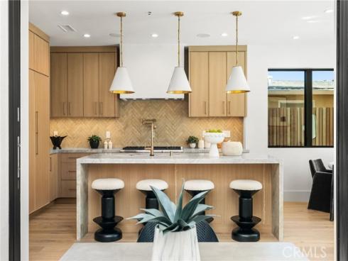 305 Fernleaf , Corona del Mar, CA