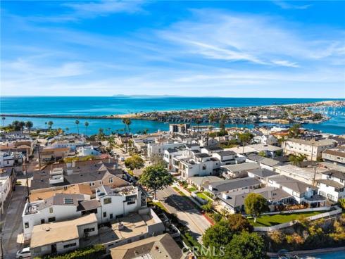 305 Fernleaf , Corona del Mar, CA