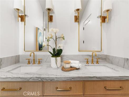 303 Fernleaf , Corona del Mar, CA