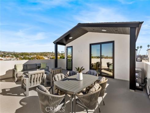 305 Fernleaf , Corona del Mar, CA