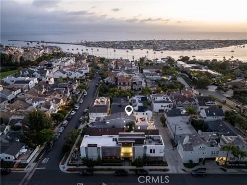 433  Acacia  , Corona del Mar, CA