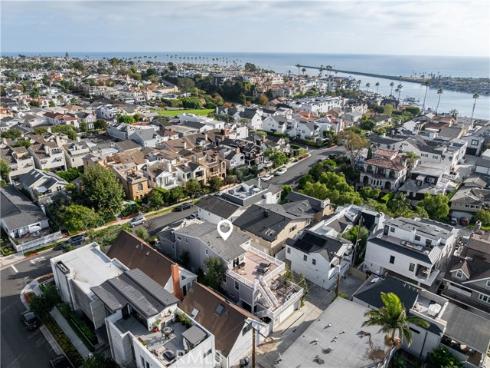 433  Acacia  , Corona del Mar, CA