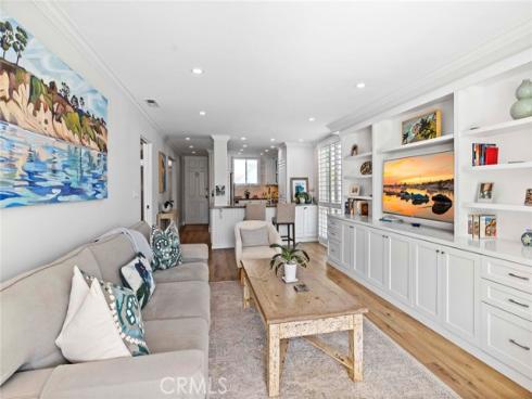 739  Avocado  , Corona del Mar, CA