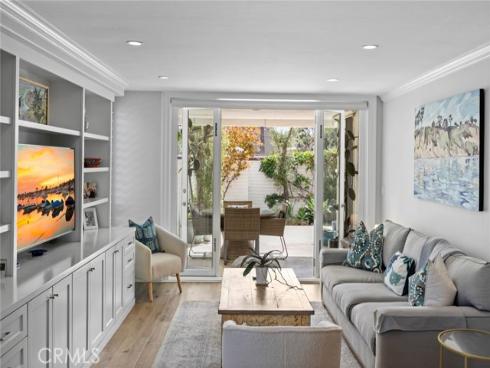 739  Avocado  , Corona del Mar, CA