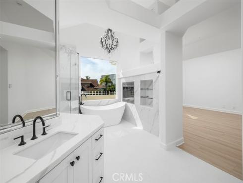 6  Harbor Pointe   Drive, Corona del Mar, CA