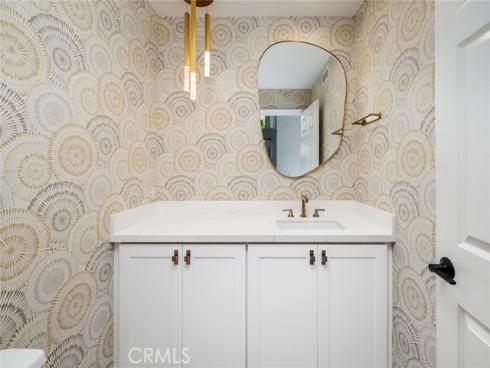 6  Harbor Pointe   Drive, Corona del Mar, CA