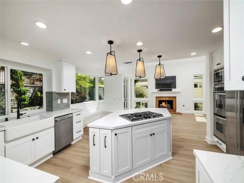 6  Harbor Pointe   Drive, Corona del Mar, CA