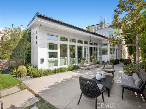 706  Poinsettia  , Corona del Mar, CA