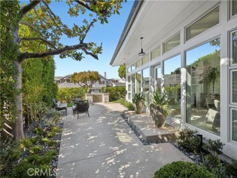 706  Poinsettia  , Corona del Mar, CA