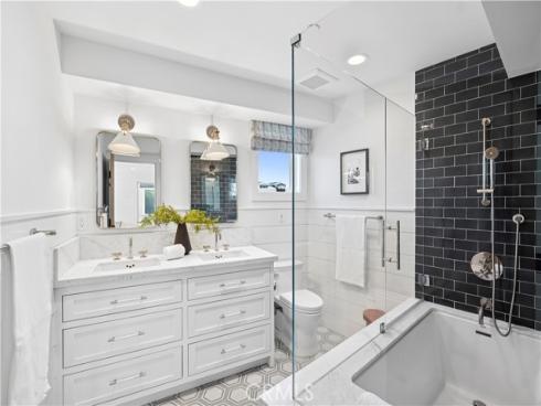 706  Poinsettia  , Corona del Mar, CA