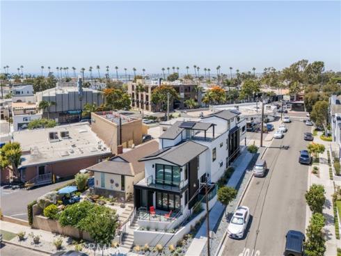 521  Iris  , Corona del Mar, CA