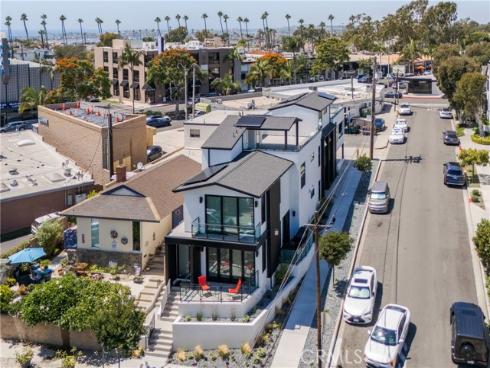 521  Iris  , Corona del Mar, CA