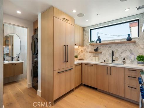 521  Iris  , Corona del Mar, CA