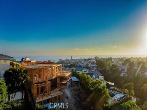 408  Mendoza  , Corona del Mar, CA