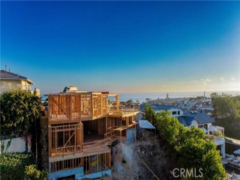 408  Mendoza  , Corona del Mar, CA