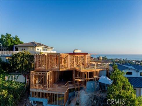 408  Mendoza  , Corona del Mar, CA