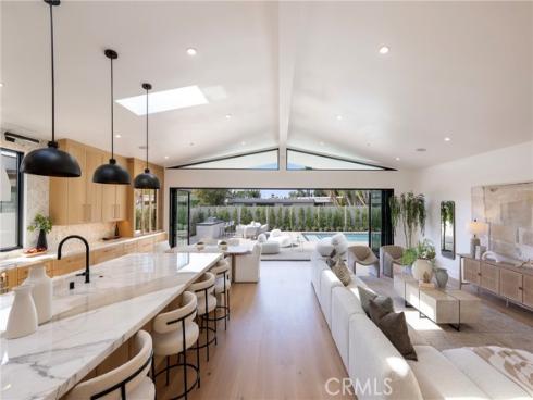 707  Patolita  , Corona del Mar, CA