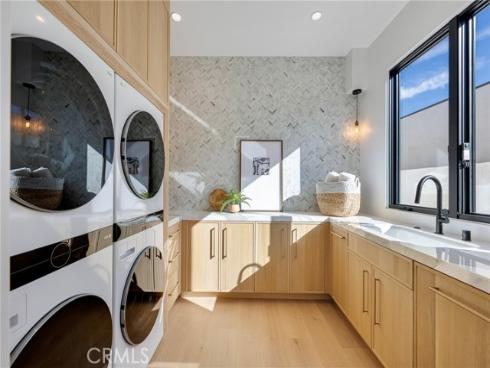 707  Patolita  , Corona del Mar, CA