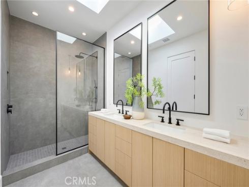 707  Patolita  , Corona del Mar, CA