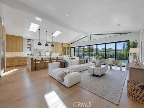 707  Patolita  , Corona del Mar, CA