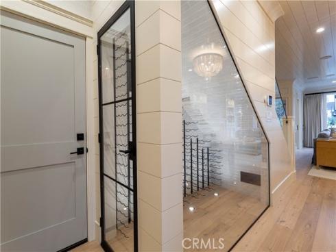 521  Poinsettia   Avenue, Corona del Mar, CA