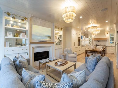 521  Poinsettia   Avenue, Corona del Mar, CA