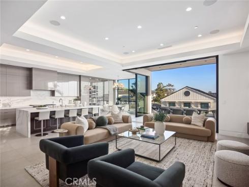 304  Poppy Ave  , Corona del Mar, CA