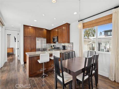 417 Poinsettia Avenue, Corona del Mar, CA
