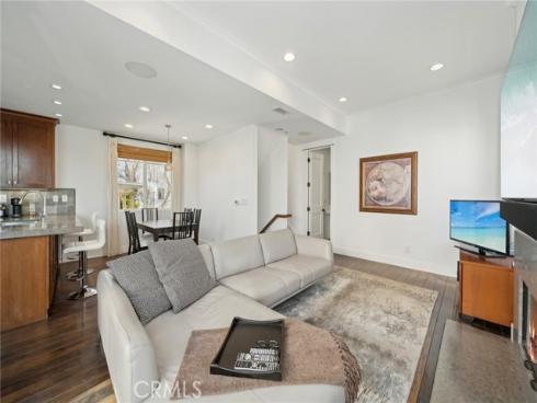 417 Poinsettia Avenue, Corona del Mar, CA