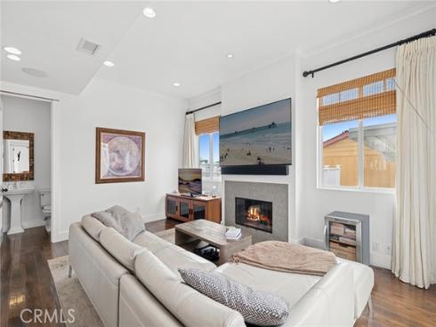 417 Poinsettia Avenue, Corona del Mar, CA