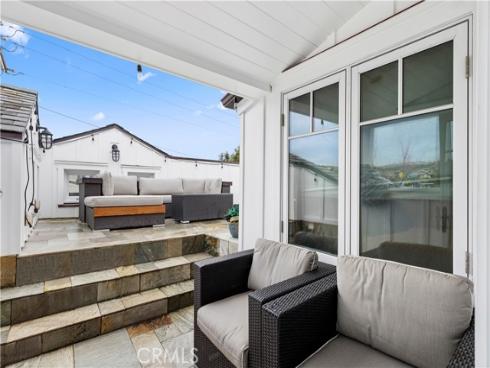 718  Poinsettia   REAR, Corona del Mar, CA