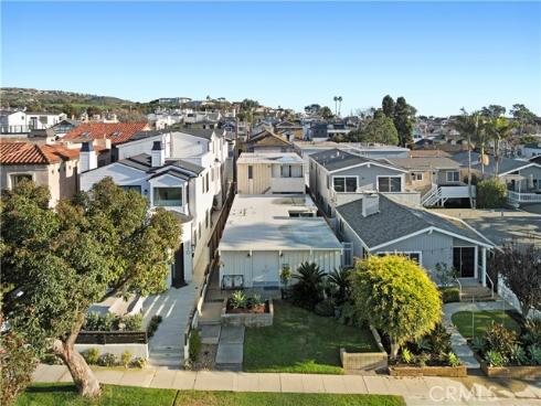 708 Narcissus , Corona del Mar, CA