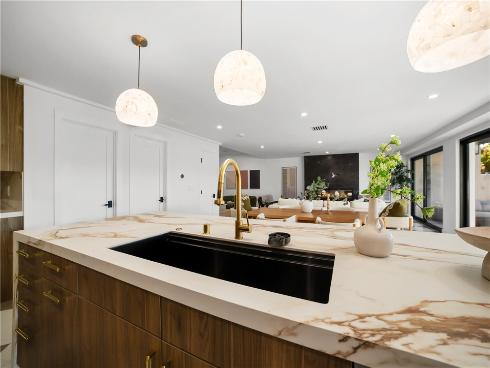 5 Curl , Corona del Mar, CA