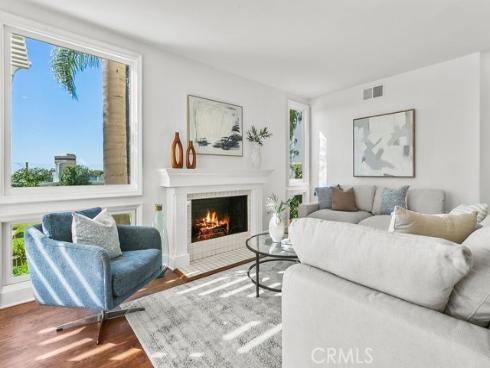 19 Harbor Pointe , Corona del Mar, CA