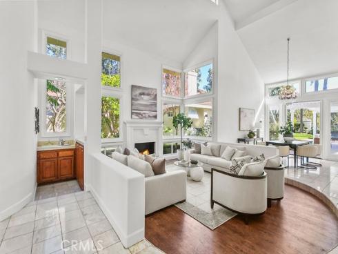 19 Harbor Pointe , Corona del Mar, CA