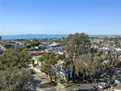 423  Poppy  , Corona del Mar, CA