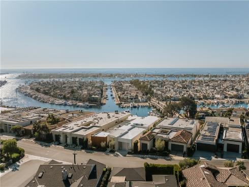 1119  Dolphin  , Corona del Mar, CA