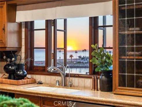 2727  Ocean   Boulevard, Corona del Mar, CA