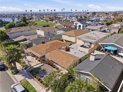 429  Carnation   Avenue, Corona del Mar, CA
