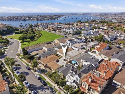 429  Carnation   Avenue, Corona del Mar, CA