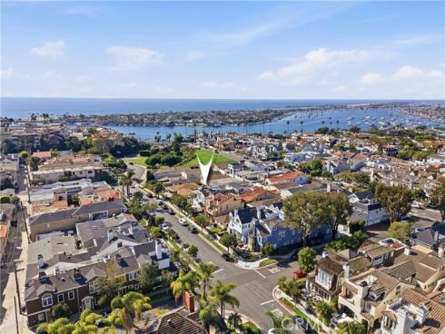 429  Carnation   Avenue, Corona del Mar, CA