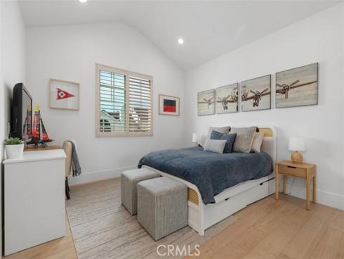 701  Poinsettia   Avenue, Corona del Mar, CA