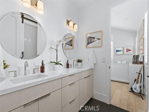 701  Poinsettia   Avenue, Corona del Mar, CA