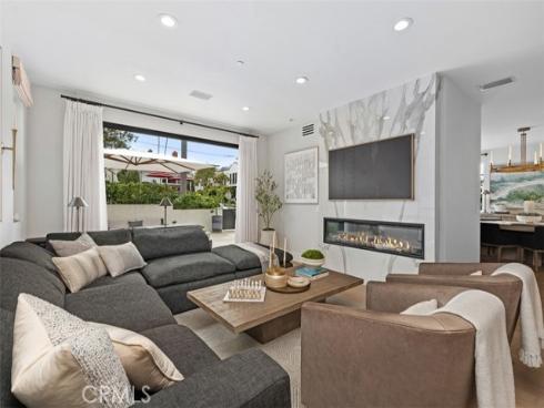 701  Poinsettia   Avenue, Corona del Mar, CA