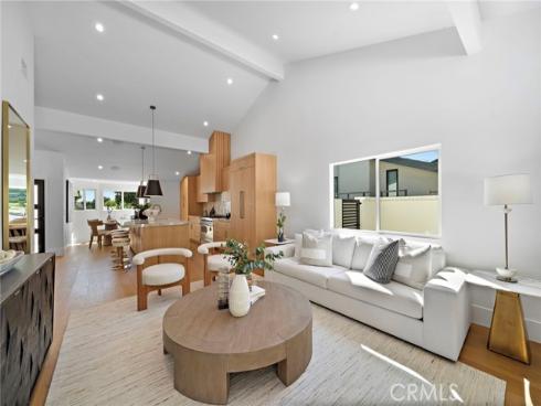 37  Beachcomber  , Corona del Mar, CA