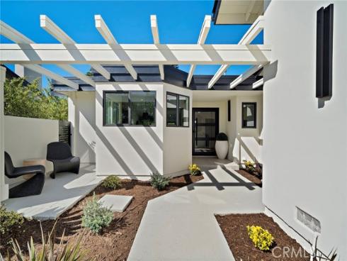 37  Beachcomber  , Corona del Mar, CA